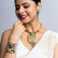 Exclusive Fusion Gold Polished Kemp Necklace Set