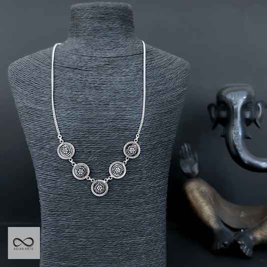 Handmade silver Rawa-Design lightweight necklace