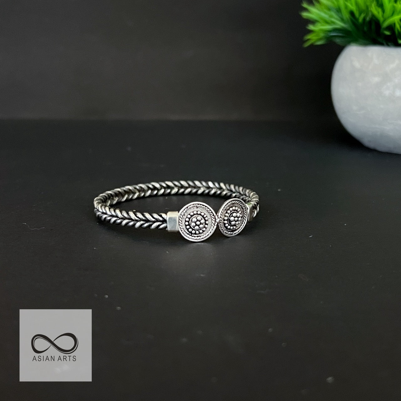 Iron-Silver Two-Line Twisted Raised Rawa Bangle