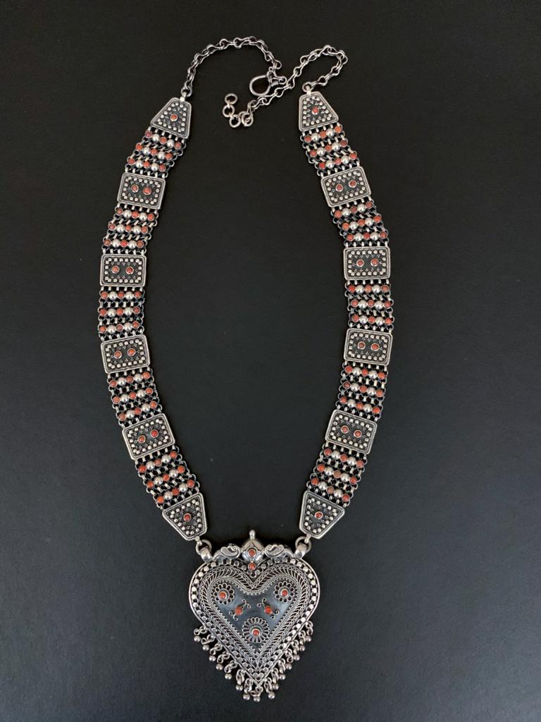 Silver rawa coral necklace set