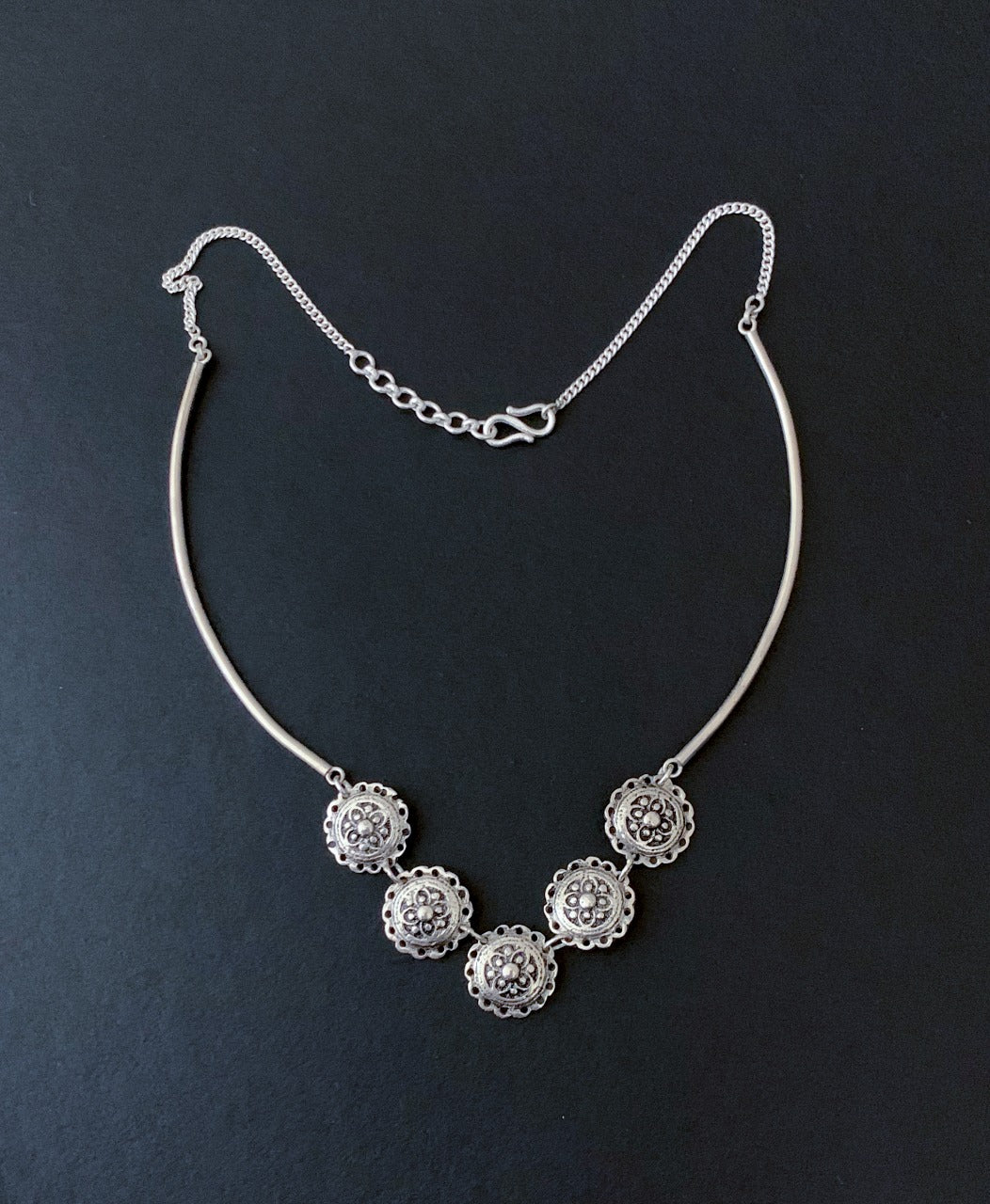 Handmade old-look flower design lightweight necklace
