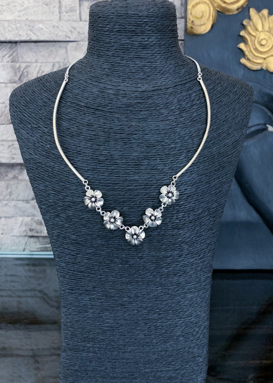 Handmade silver casting flower design lightweight necklace