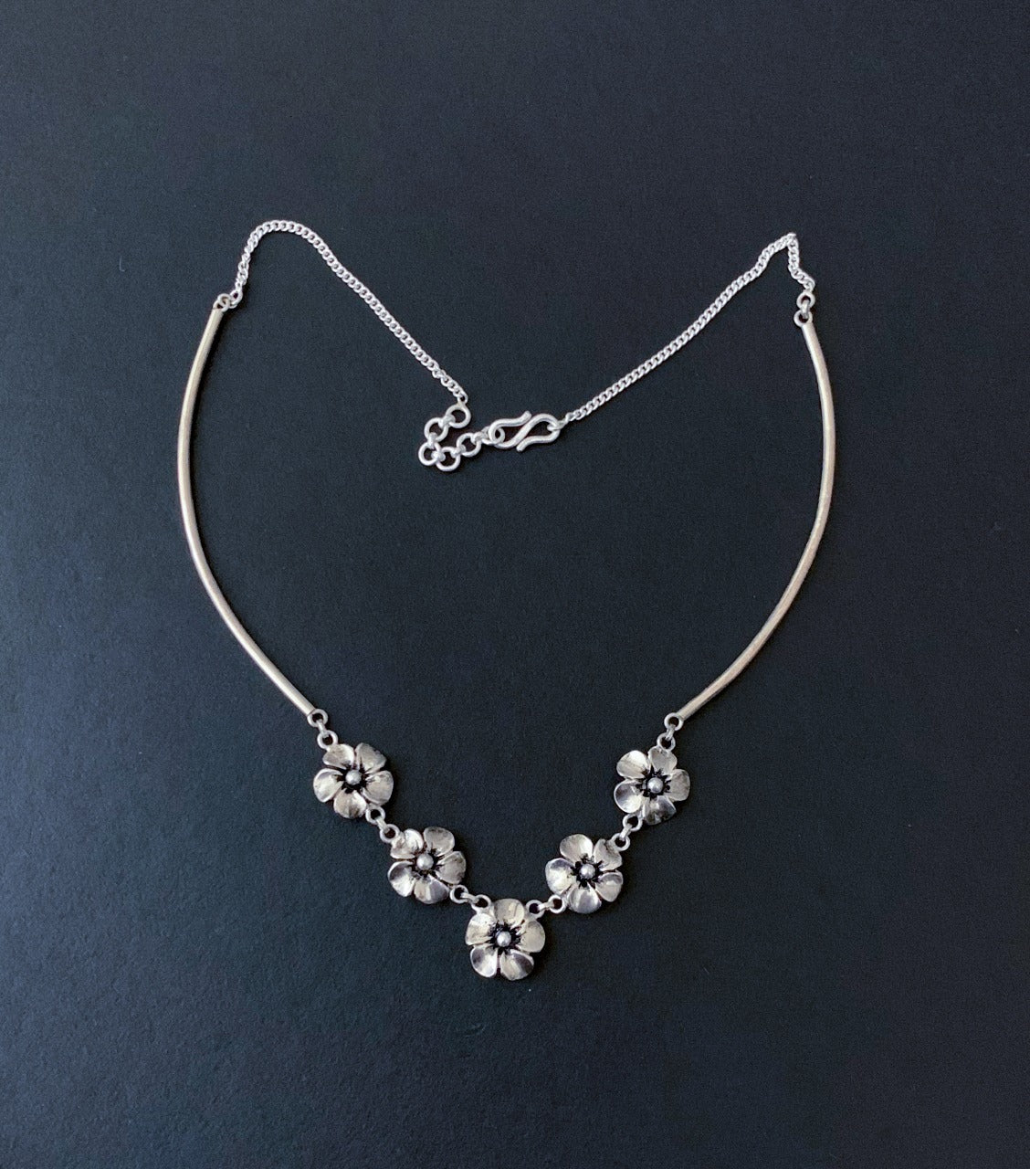 Handmade silver casting flower design lightweight necklace