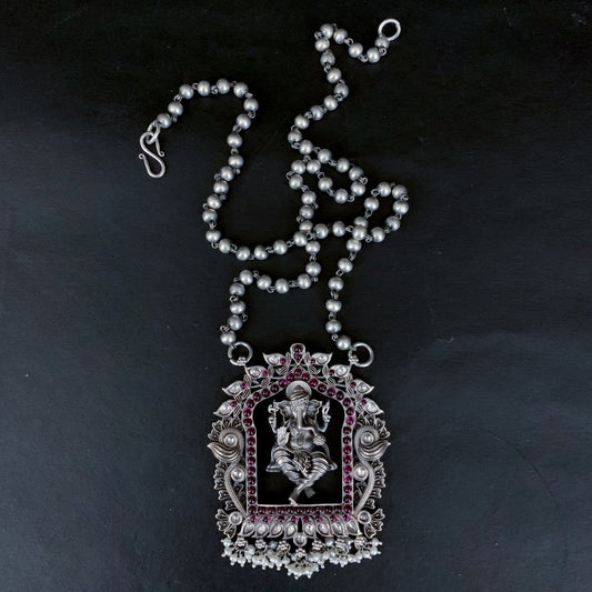 Silver handmade Ganesh nakshi pendant with cultured pearls
