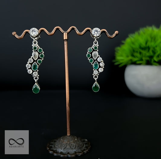 Cutstone curvy earrings